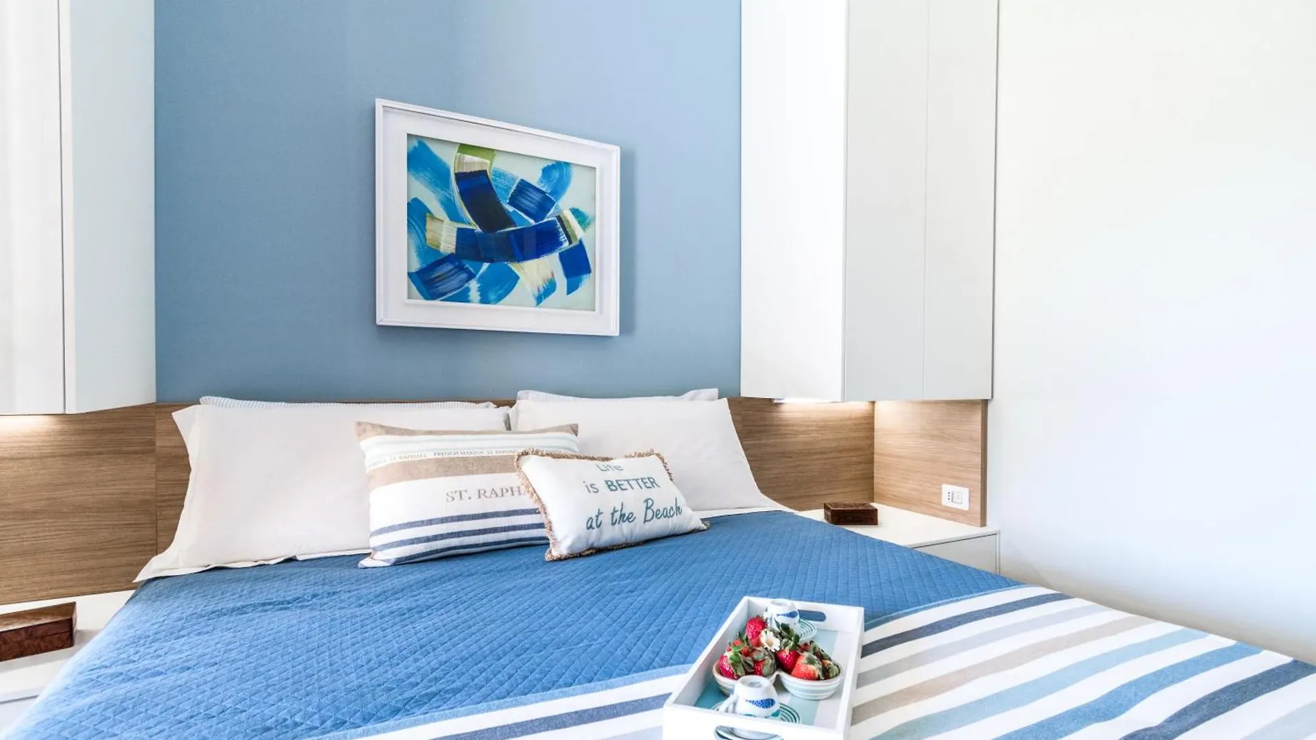 Elegante Appartamento con Piscina - Wifi e Box Privato Sanremo